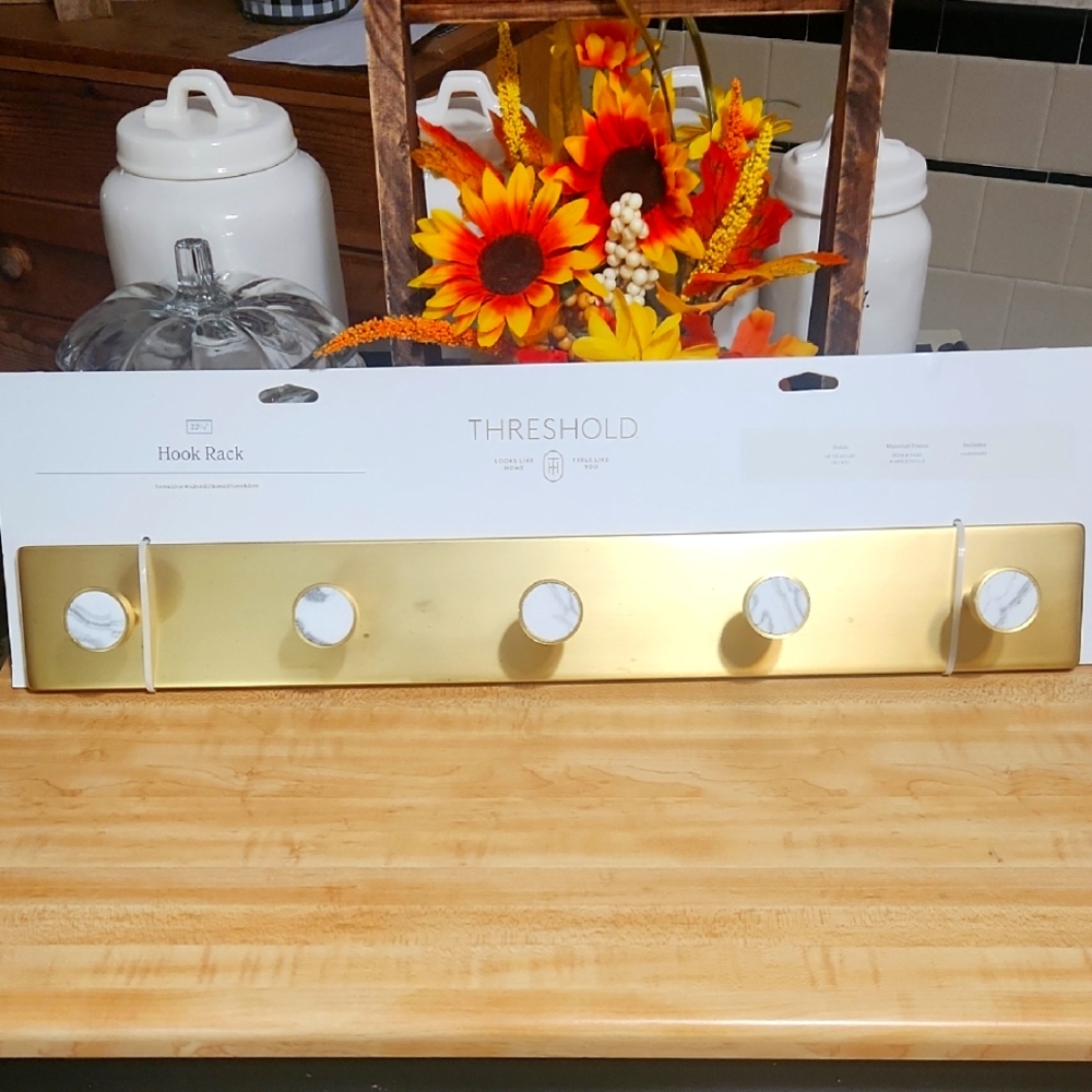 THRESHOLD HOOK RACK